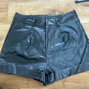 Women’s size large size shorts. Worn once. great condition!